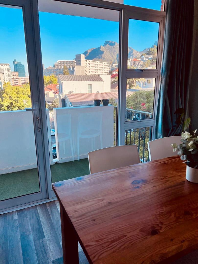 To Let 1 Bedroom Property for Rent in Green Point Western Cape